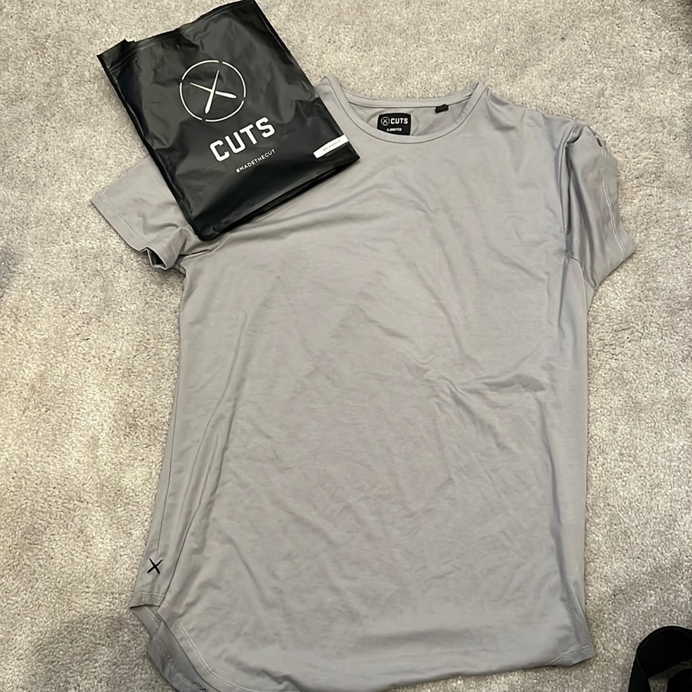Cuts brand Elongated T shirt